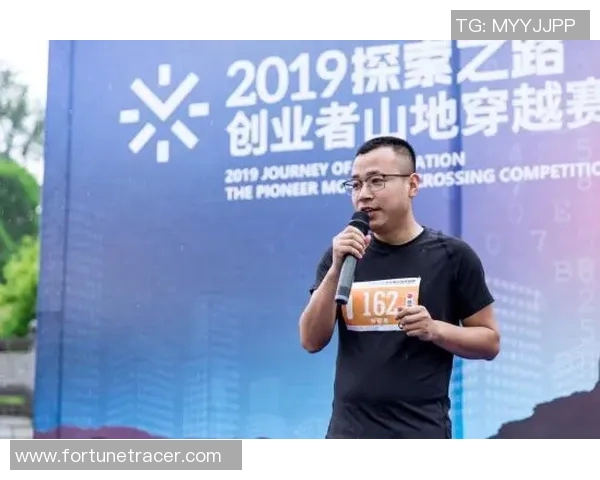 张昊的奋斗历程与人生哲学探索：从平凡到卓越的成长之路