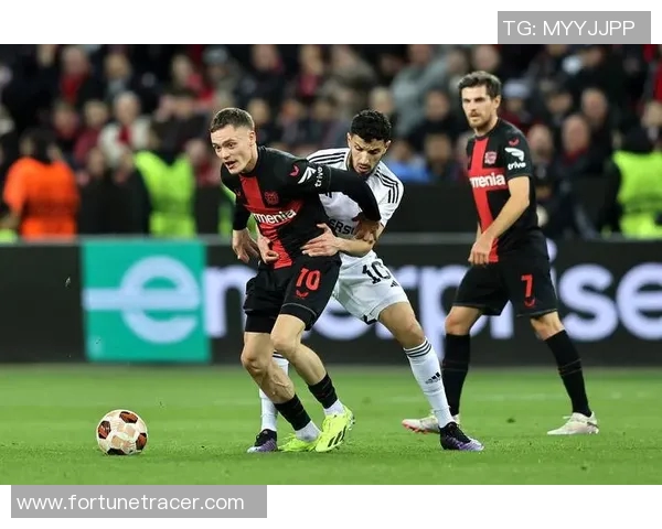 沙尔克04客场不敌勒沃库森，仍留欧冠希望待定